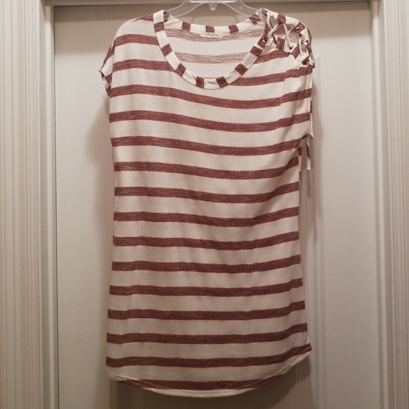 Top - Picture 2 of 2